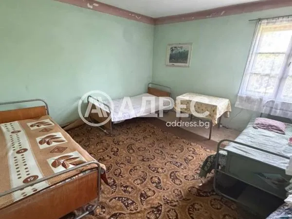Къща, Долни Дъбник, Северозападна България - снимка 2 от 15