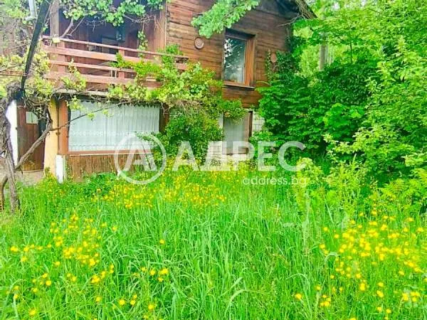 Къща, Априлци, Северозападна България