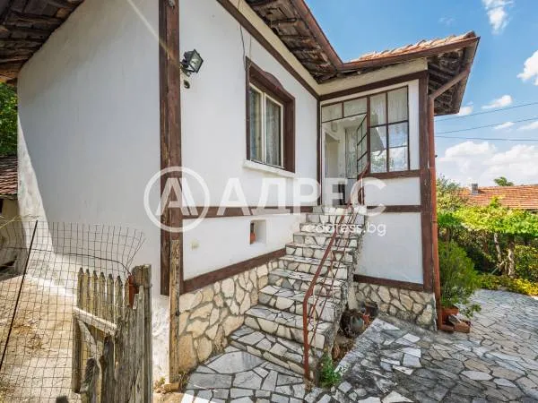 Къща, Враца, Северозападна България - снимка 2 от 13