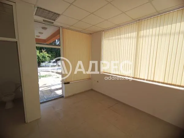 Офис, Разград, Северна България - снимка 2 от 4