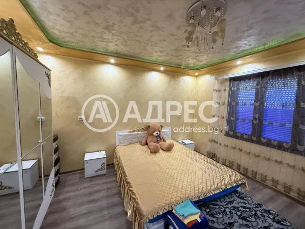 Къща, Луковит, Северозападна България - снимка 8 от 25