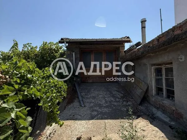 Къща, Луковит, Северозападна България - снимка 24 от 25