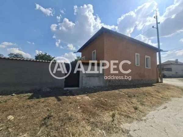 Къща, Плевен, Северозападна България - снимка 2 от 20