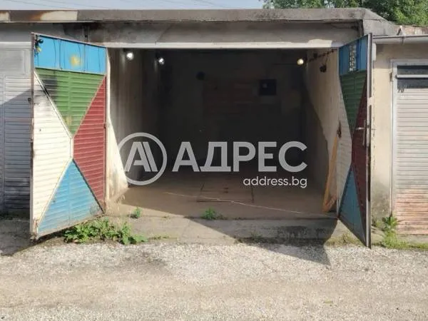 Гараж, Здравец, Русе