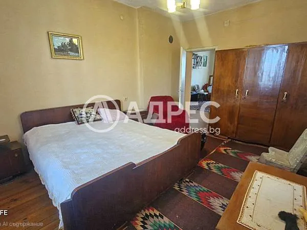 Къща, Луковит, Северозападна България - снимка 10 от 21