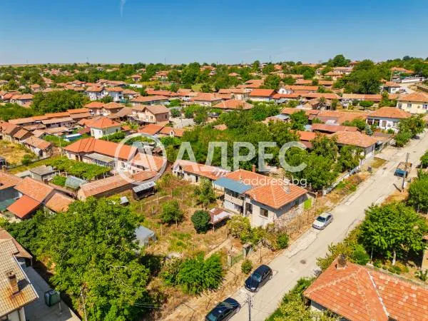 Къща, Долна Митрополия, Северозападна България - снимка 3 от 28