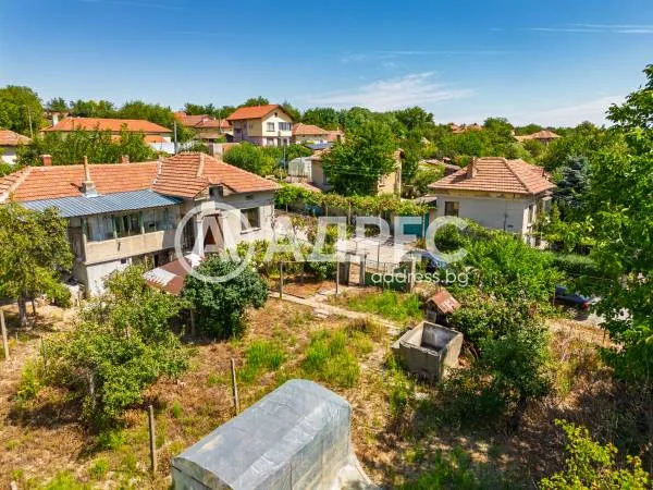 Къща, Долна Митрополия, Северозападна България - снимка 2 от 28
