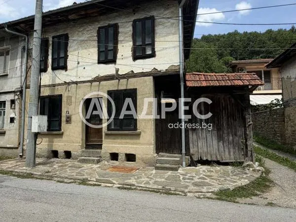 Къща, Троян, Северозападна България - снимка 2 от 18