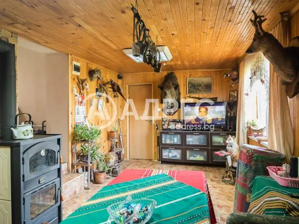 Къща, Лозница, Северна България - снимка 2 от 20