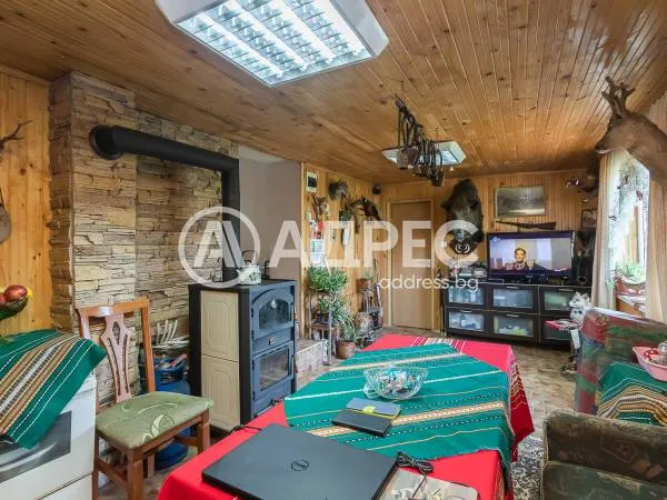 Къща, Лозница, Северна България