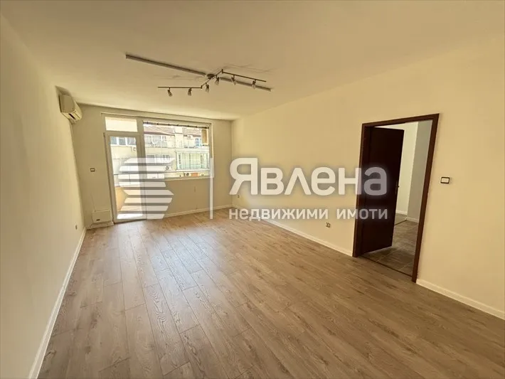 3-стаен, Център - Запад, София - снимка 3 от 10